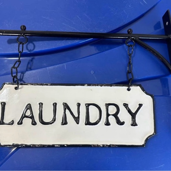 Rustic & Distressed Style Laundry Sign - Metal - Picture 2 of 3